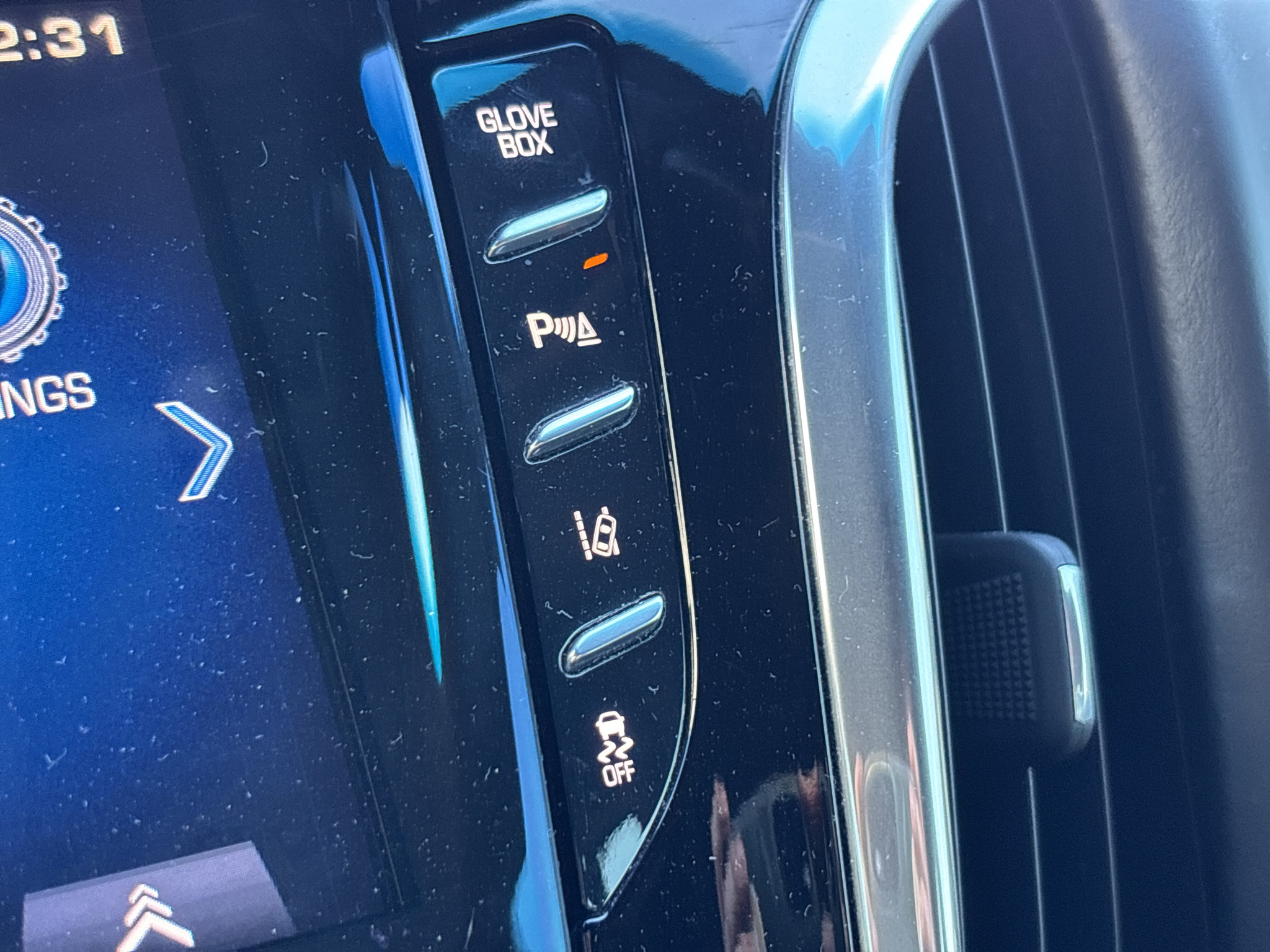 Used 2015 Cadillac Escalade Platinum AWD/4WD image 28