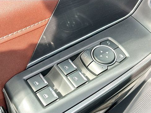 Used 2023 Ford F150 Lariat w/ Equipment Group 502A High image 18