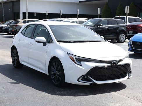 Used 2025 Toyota Corolla XSE FWD image 2