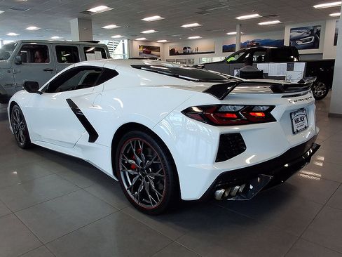 Used 2024 Chevrolet Corvette Stingray Preferred Cpe w/ Z51 Performance Package RWD image 25