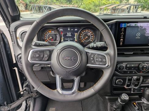 Used 2024 Jeep Wrangler Sahara image 18