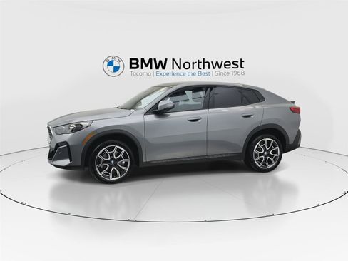 Used 2025 BMW X2 xDrive28i w/ Technology Package image 10