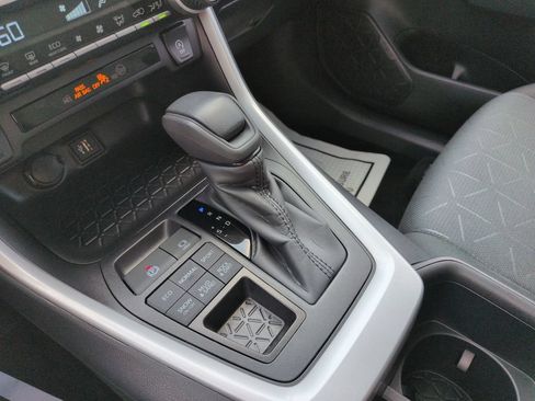 Certified 2025 Toyota RAV4 XLE AWD/4WD image 24