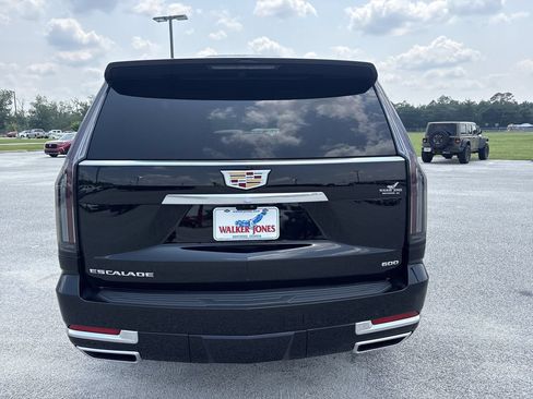 Used 2026 Cadillac Escalade Luxury RWD image 6