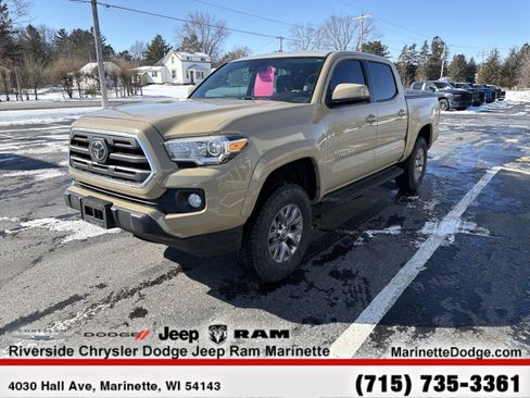 Used 2018 Toyota Tacoma SR5 w/ Four Season Floor Mat Package image 4