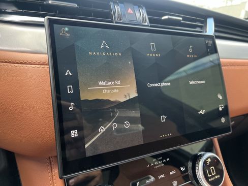 Used 2025 Jaguar F-PACE R-Dynamic S image 30