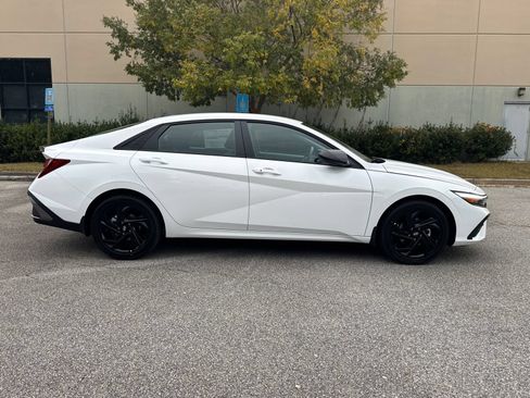 Used 2026 Hyundai Elantra Sport FWD image 4