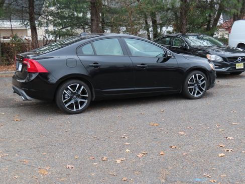Used 2018 Volvo S60 T5 Dynamic w/ Vision Package image 6