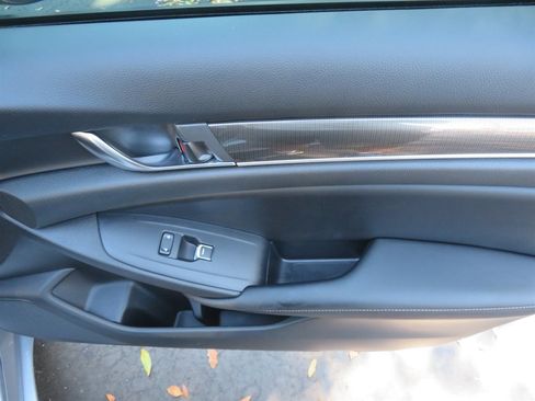 Used 2018 Honda Accord Sport image 34