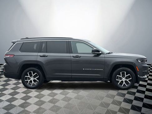 Used 2024 Jeep Grand Cherokee L Limited w/ Luxury Tech Group II image 6