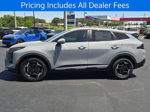 New 2026 Kia Sportage EX FWD image 6