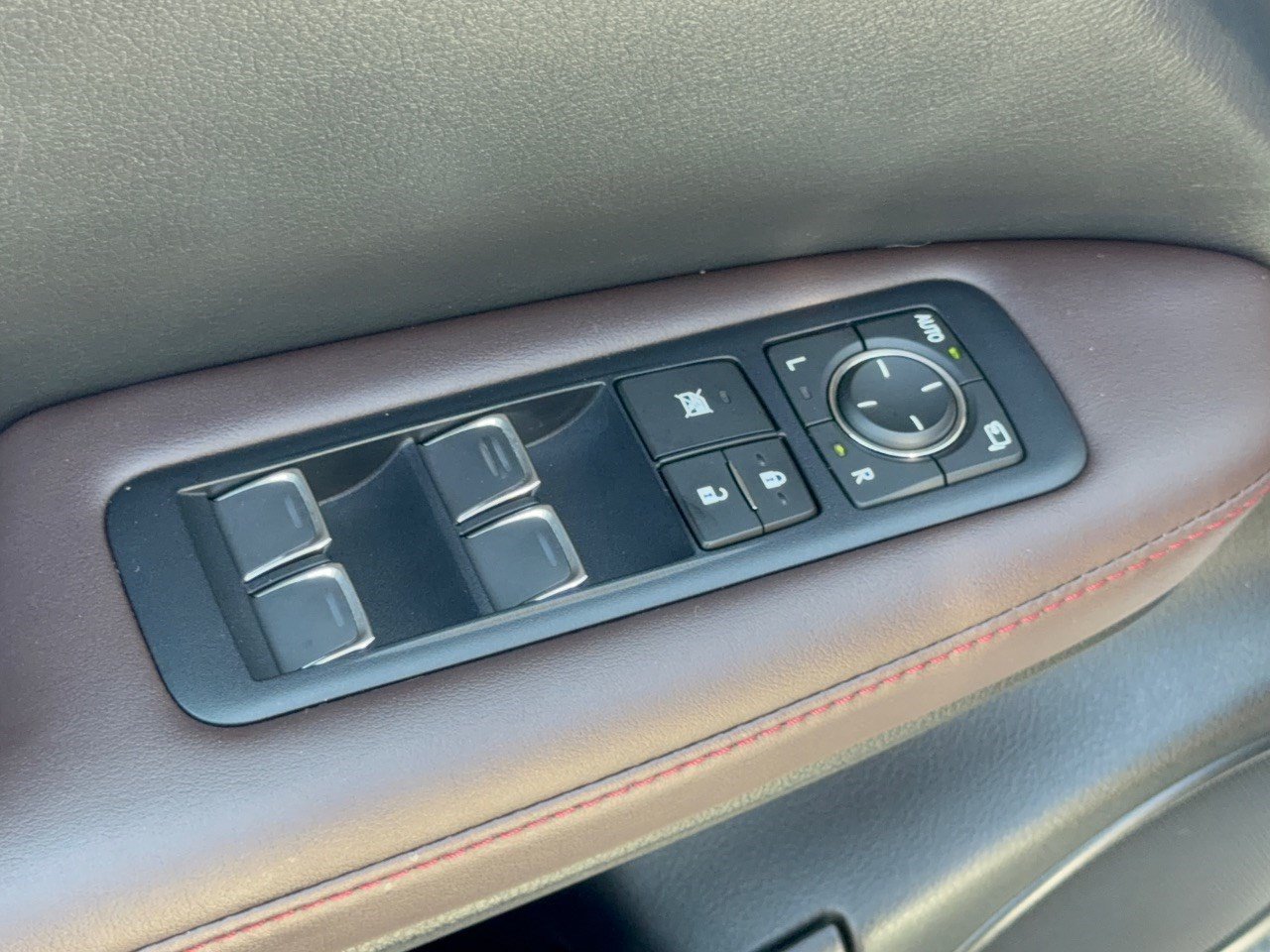 Used 2018 Lexus RX 350L FWD w/ Premium Package image 15