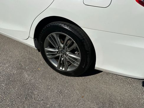 Used 2016 Toyota Camry SE image 8