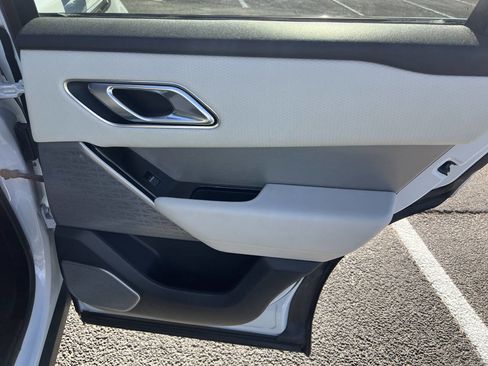 Used 2018 Land Rover Range Rover Velar R-Dynamic SE image 21