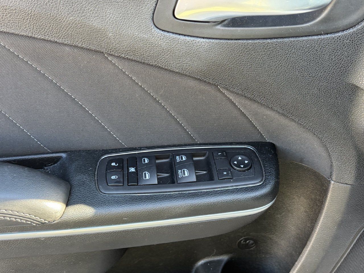 Used 2023 Dodge Charger SXT RWD image 9