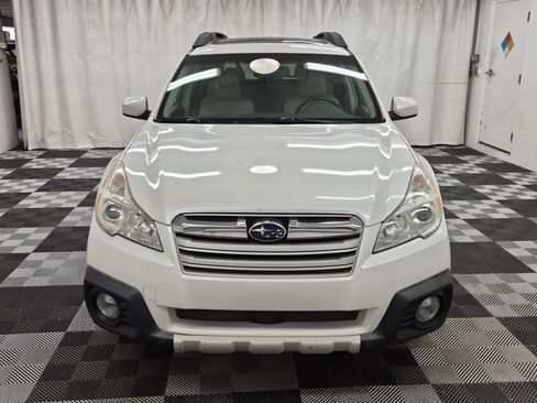 Used 2014 Subaru Outback 2.5i Limited image 2
