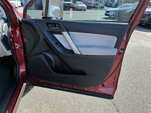 Used 2016 Subaru Forester 2.5i Premium image 32