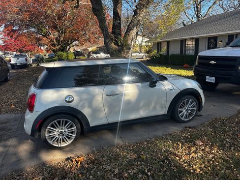 Used 2016 MINI Cooper S FWD image 2