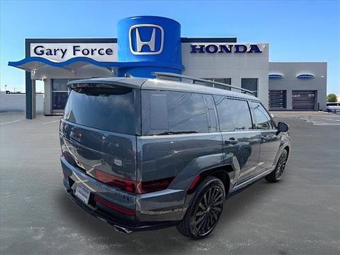 Used 2024 Hyundai Santa Fe Calligraphy image 2