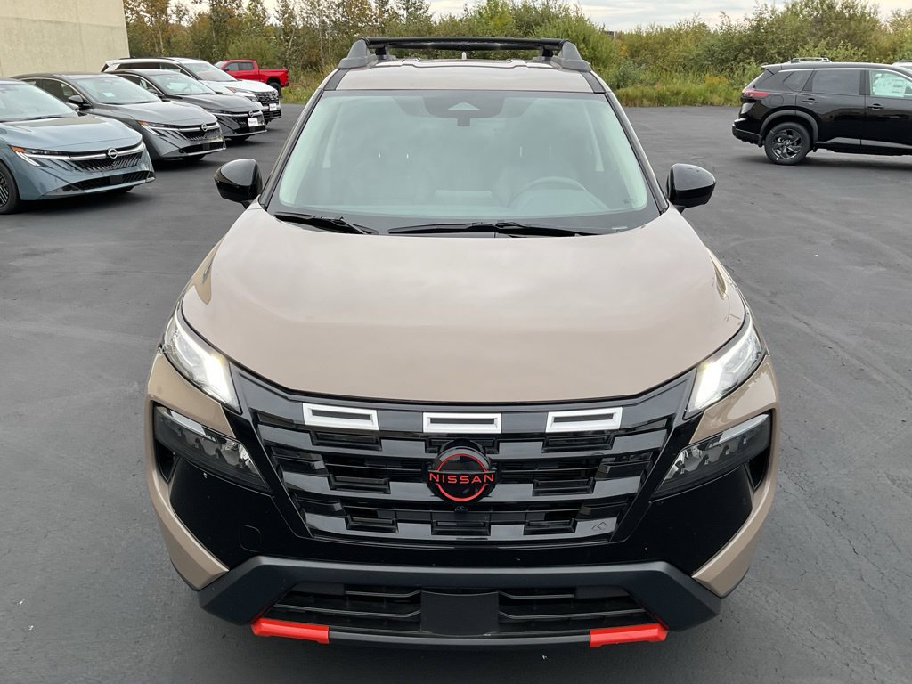 Used 2025 Nissan Rogue SV AWD/4WD image 2