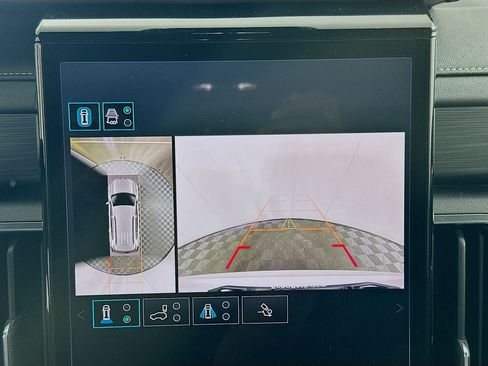 Used 2025 GMC Acadia Elevation image 22