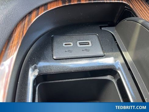 Used 2021 Cadillac Escalade ESV Luxury image 40