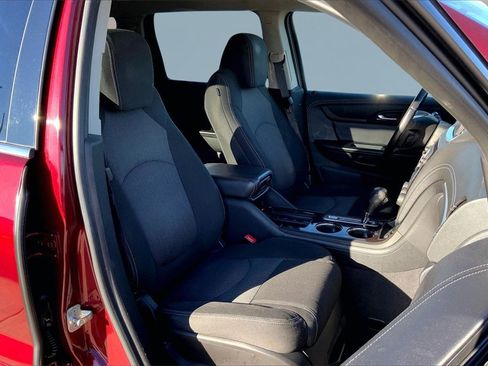 Used 2017 Chevrolet Traverse LT image 7