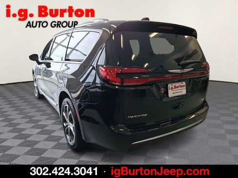 New 2026 Chrysler Pacifica Pinnacle image 4