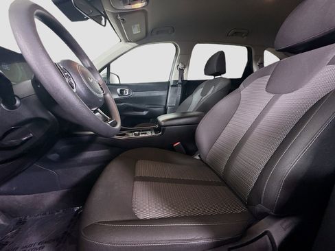 Used 2025 Kia Sorento LX image 22
