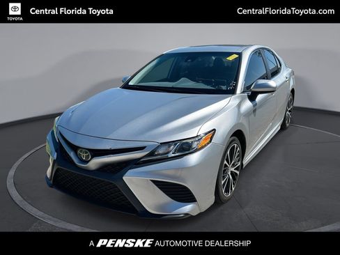 Used 2019 Toyota Camry SE FWD image 1