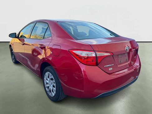 Used 2018 Toyota Corolla LE image 3