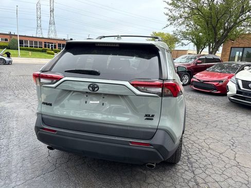 Used 2021 Toyota RAV4 XLE w/ Convenience Package AWD/4WD image 5
