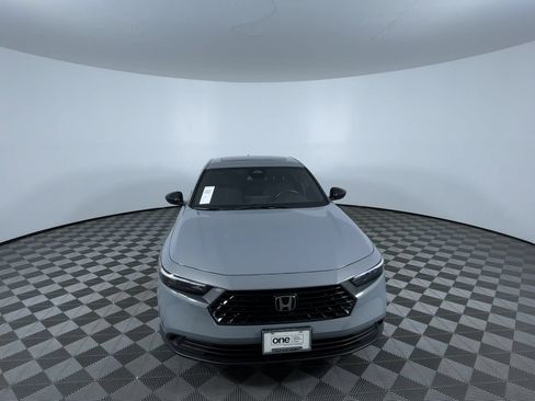 Used 2023 Honda Accord Sport image 3