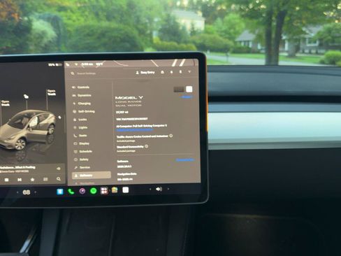 Used 2023 Tesla Model Y Long Range AWD/4WD image 3