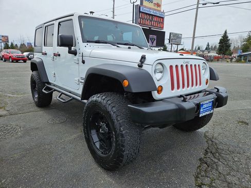 Used 2013 Jeep Wrangler Unlimited Sport image 6