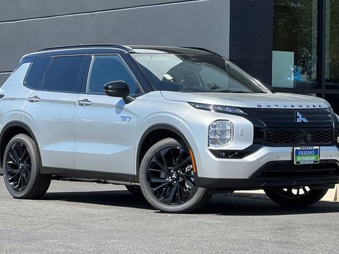 New 2025 Mitsubishi Outlander SEL Black Edition image 3