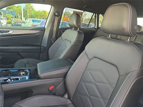 Used 2024 Volkswagen Atlas Cross Sport SE FWD image 14
