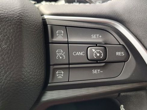 New 2025 Jeep Grand Cherokee L Altitude image 19