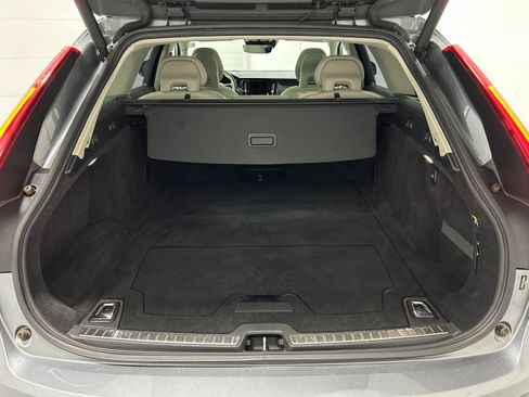 Used 2017 Volvo V90 T6 Cross Country AWD/4WD image 32