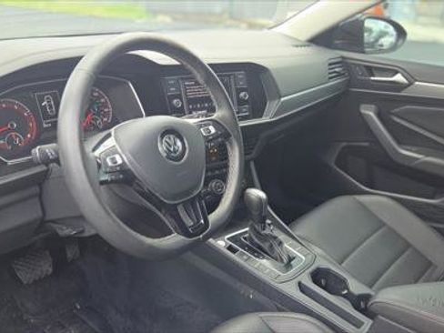Used 2021 Volkswagen Jetta SE w/ SE Cold Weather Package FWD image 13