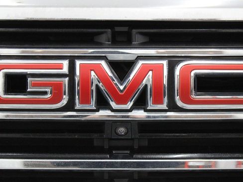 Used 2025 GMC Acadia Elevation image 17