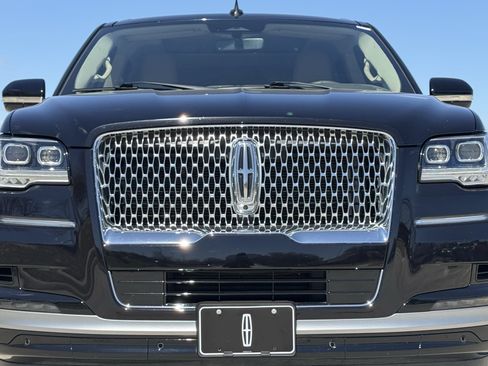 Certified 2023 Lincoln Navigator Reserve image 16