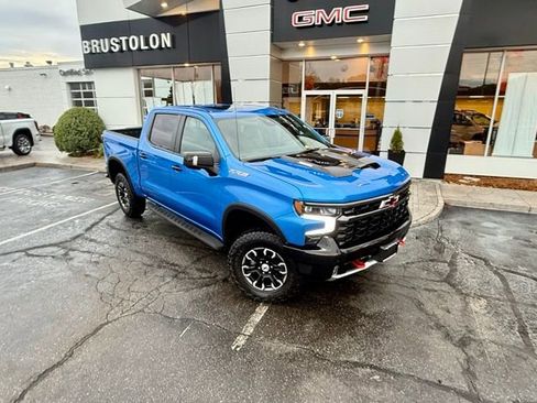 Used 2025 Chevrolet Silverado 1500 ZR2 w/ Technology Package image 2