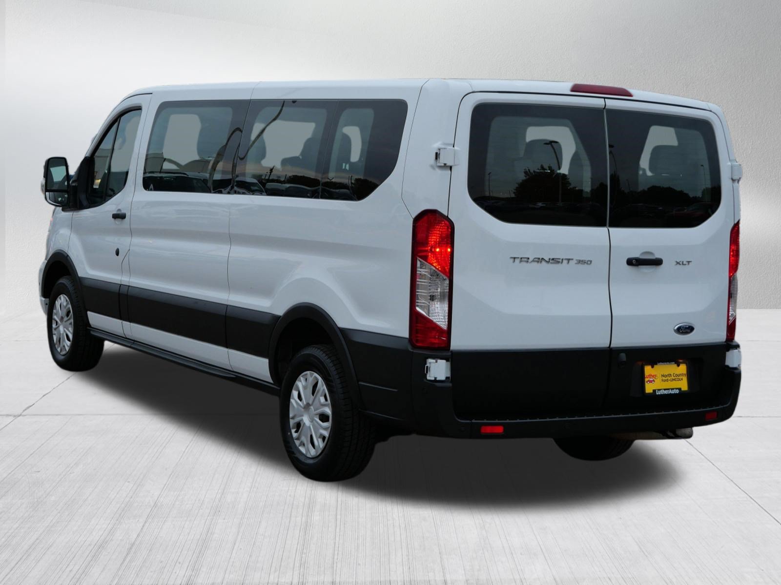 Used 2025 Ford Transit 350 XLT RWD image 5