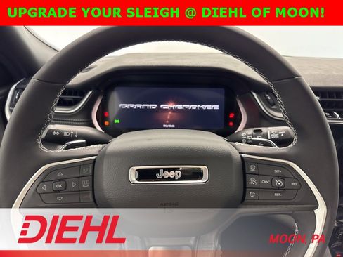 New 2025 Jeep Grand Cherokee Altitude w/ Trailer Tow Package image 23