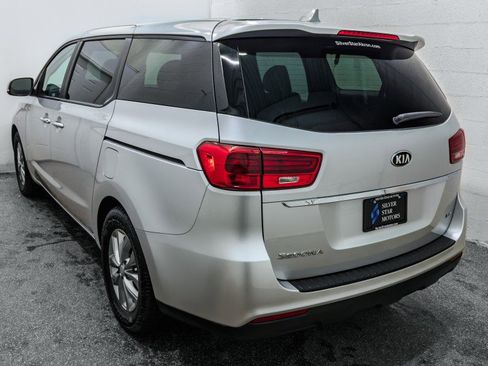 Used 2019 Kia Sedona LX image 6