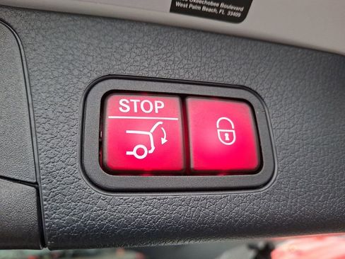 Used 2022 Mercedes-Benz GLB 250 4MATIC w/ AMG Line image 28