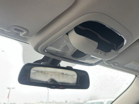 Used 2016 Jeep Cherokee Latitude w/ Cold Weather Group image 27