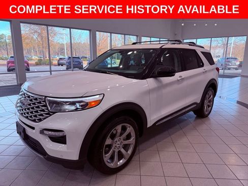Used 2020 Ford Explorer Platinum w/ Premium Technology Package image 3