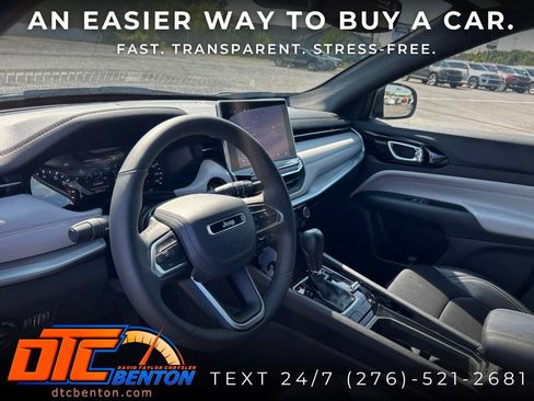 Used 2025 Jeep Compass Limited AWD/4WD image 11